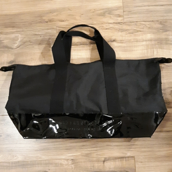 burberry fragrance bag